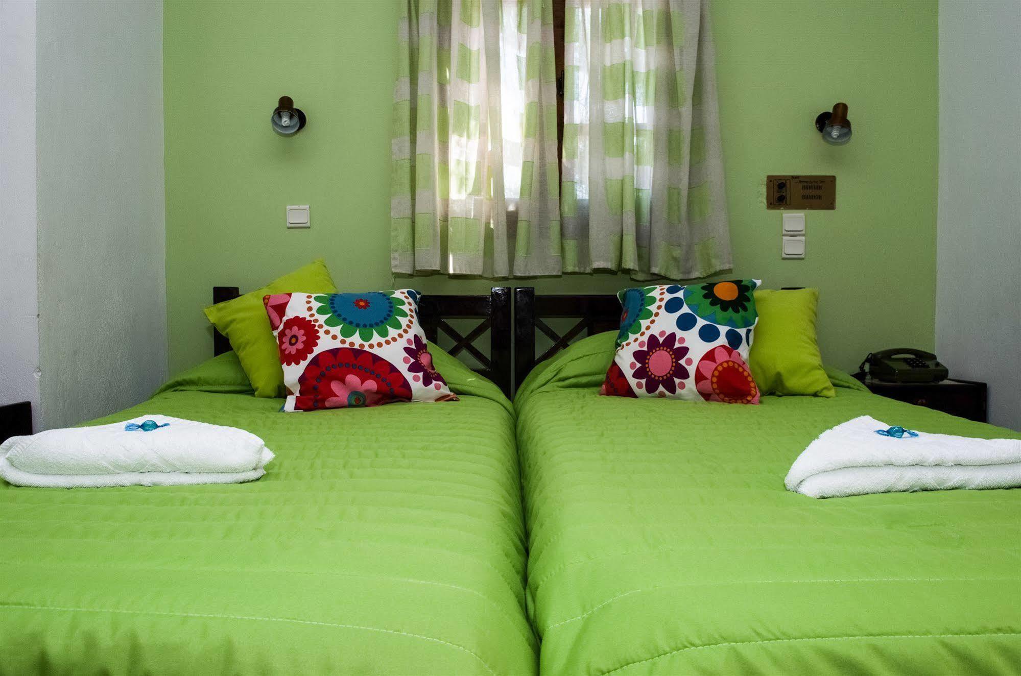 Anema By The Sea Guesthouse Karlovassi Exterior photo